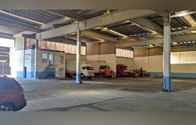 Imagem: O depósito possui 2100m² de Área e está localizado em Vila