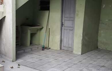 Imagem: A casa possui 1 Dormitório, 1 Banheiro, 1 Vaga na garagem