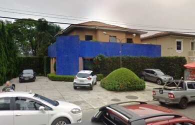 Imagem: O depósito possui 5 Vagas na garagem, 366m² de Área e está