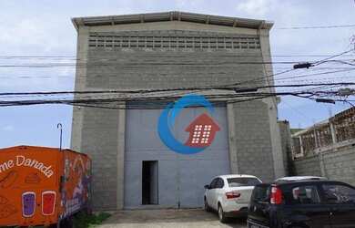 Imagem: O depósito possui 2 Vagas na garagem, 600m² de Área e está