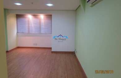 Imagem: O depósito possui 1 Vaga na garagem, 30m² de Área e está