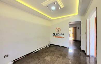 Imagem: O depósito possui 3 Vagas na garagem e 160m² de Área e está