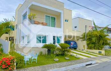 Imagem: A casa em condomínio possui 5 Dormitórios, 5 Banheiros, 2