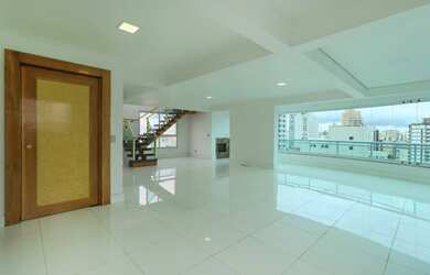 Imagem: O apartamento na cobertura possui 4 Dormitórios, 5 Banheiros