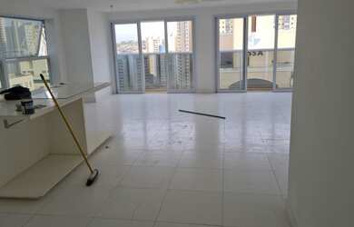 Imagem: O depósito possui 1 Vaga na garagem, 65m² de Área e está