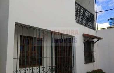 Imagem: A casa possui 4 Dormitórios, 2 Banheiros, 1 Vaga na garagem