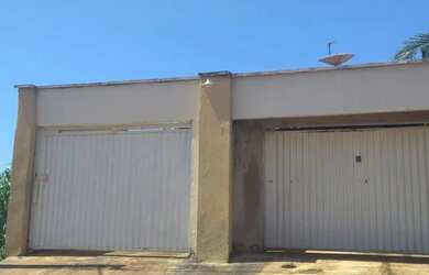 Imagem: A casa possui 1 Dormitório, 1 Banheiro, 2 Vagas na garagem