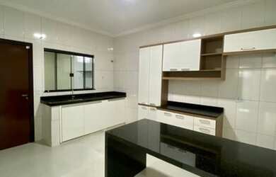 Imagem 4: Alto Padrão. Piscina, 4 Vagas na garageme3 Dormitórios