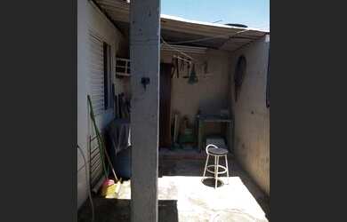 Imagem: A casa em condomínio possui 2 Dormitórios, 1 Banheiro e está