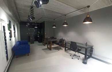 Imagem: O depósito possui 1 Vaga na garagem, 37m² de Área e está