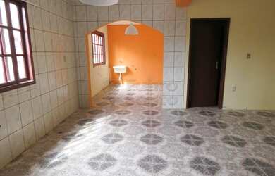 Imagem: A casa possui 2 Dormitórios, 1 Banheiro, 341m² de Área e