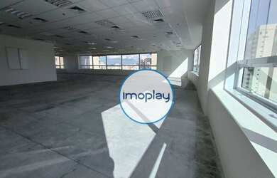 Imagem: O depósito possui 5 Vagas na garagem, 257m² de Área e está