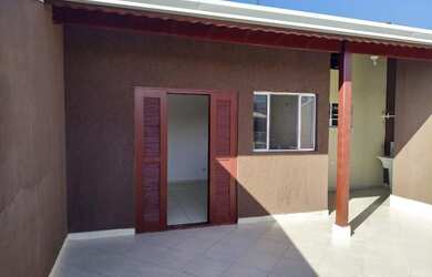 Imagem: A casa em condomínio possui 2 Dormitórios, 2 Banheiros, 1