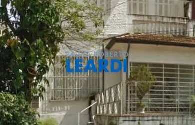 Imagem: O depósito possui 2 Vagas na garagem, 325-0m² de Área e está