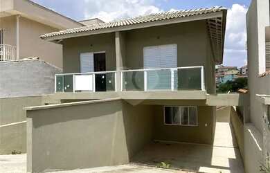 Imagem: A casa em condomínio possui 3 Dormitórios, 3 Banheiros, 4