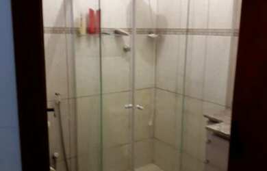 Imagem: A casa possui 2 Dormitórios, 2 Banheiros, 1 Vaga na garagem