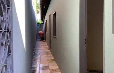 Imagem: A casa possui 2 Dormitórios, 1 Banheiro, 98m² de Área e