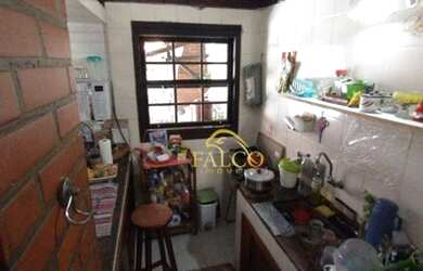 Imagem: A casa em condomínio possui 3 Dormitórios, 2 Banheiros, 2