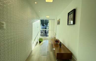 Imagem: O apartamento possui 2 Dormitórios, 3 Banheiros, 2 Vagas na