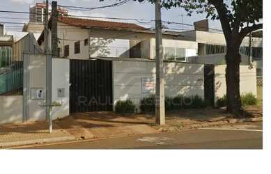 Imagem: O depósito possui 5 Vagas na garagem, 325m² de Área e está