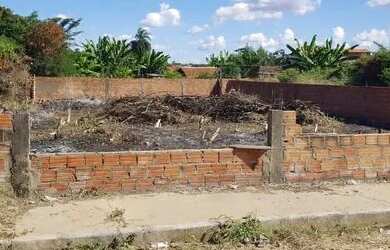 Imagem: O terreno possui 389m² de Área e está localizado em Vale