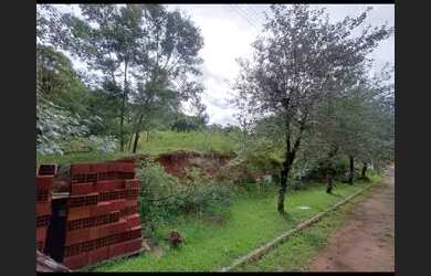 Imagem: O terreno possui 600m² de Área e está localizado em Gramado