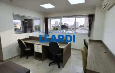 Imagem: O depósito possui 60m² de Área e está localizado em Barra