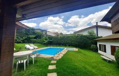 Imagem: A casa em condomínio possui 4 Dormitórios, 5 Banheiros, 4