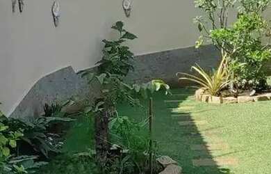 Imagem: A casa possui 3 Dormitórios, 3 Banheiros, 5 Vagas na garagem