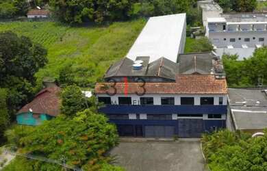 Imagem: O depósito possui 5 Vagas na garagem, 1.400m² de Área e