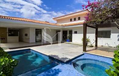 Imagem: A casa em condomínio possui 3 Dormitórios, 3 Banheiros, 3