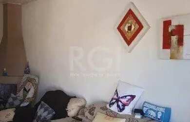 Imagem: A casa possui 2 Dormitórios, 2 Banheiros, 1 Vaga na garagem