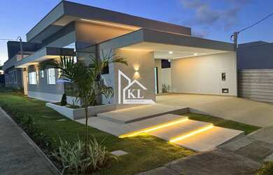 Imagem: A casa possui 3 Dormitórios, 3 Banheiros, 2 Vagas na garagem