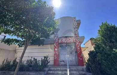 Imagem: O depósito possui 1 Vaga na garagem, 500m² de Área e está