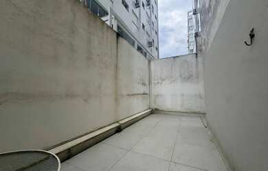 Imagem 10: Apartamento a venda mobiliado e decorado, junto a praças de lazer e a poucos metros do mar