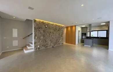 Imagem: A casa em condomínio possui 4 Dormitórios, 5 Banheiros, 5