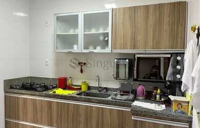 Imagem: O apartamento possui 2 Dormitórios, 1 Banheiro, 1 Vaga na garagem