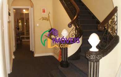 Imagem: O depósito possui 5 Vagas na garagem, 630m² de Área e está