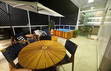 Imagem: O apartamento possui 3 Dormitórios, 1 Banheiro, 2 Vagas na