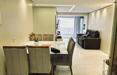 Imagem: O apartamento possui 3 Dormitórios, 2 Banheiros, 2 Vagas na