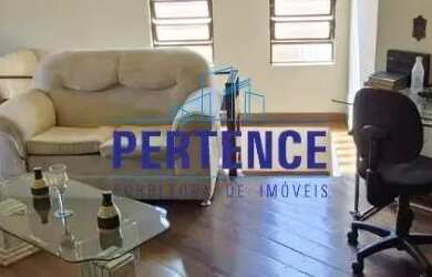 Imagem: A casa possui 4 Dormitórios, 3 Banheiros, 4 Vagas na garagem