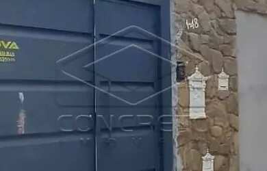 Imagem: A casa possui 3 Dormitórios, 3 Banheiros, 4 Vagas na garagem