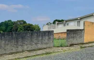 Imagem: O terreno possui 976m² de Área e está localizado em Centro