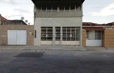 Imagem: A casa possui 5 Dormitórios, 5 Banheiros, 3 Vagas na garagem