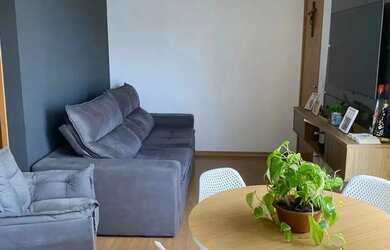 Imagem: O apartamento possui 2 Dormitórios, 1 Banheiro, 1 Vaga na garagem