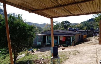 Imagem 6: Chácara com local para lago casa simples