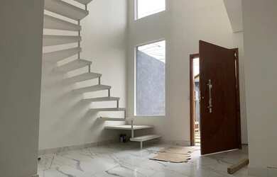 Imagem: A casa possui 2 Dormitórios, 1 Banheiro e está localizado