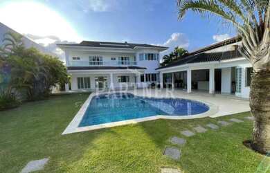 Imagem: A casa em condomínio possui 4 Dormitórios, 5 Banheiros, 3