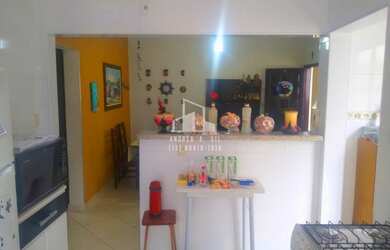 Imagem: O apartamento possui 2 Dormitórios, 1 Banheiro, 2 Vagas na