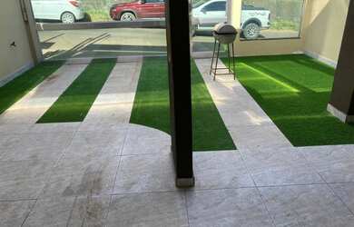 Imagem: A casa possui 2 Dormitórios, 2 Banheiros, 2 Vagas na garagem